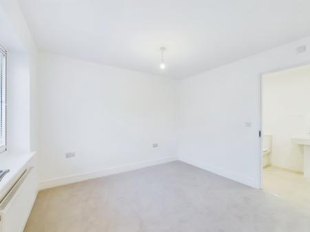 5 bedroom Detached house for sale in The Oak, High Oakham Ridge, Mansfield, NG18