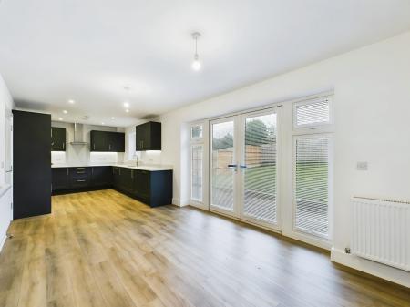 5 bedroom Detached house for sale in The Oak, High Oakham Ridge, Mansfield, NG18