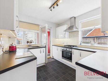 2 bedroom Semi-detached bungalow for sale in Wynndale Drive, Mansfield, NG18