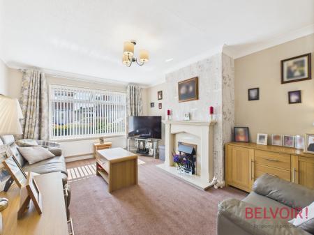 2 bedroom Semi-detached bungalow for sale in Wynndale Drive, Mansfield, NG18