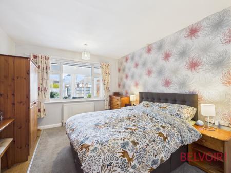 2 bedroom Semi-detached bungalow for sale in Wynndale Drive, Mansfield, NG18