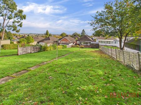 2 bedroom Detached bungalow for sale in Greenwood Avenue, Nottingham, NG3