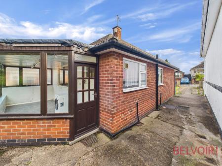 2 bedroom Detached bungalow for sale in Greenwood Avenue, Nottingham, NG3