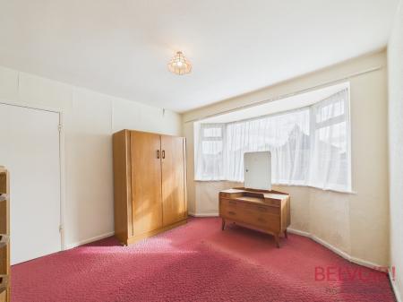 2 bedroom Detached bungalow for sale in Greenwood Avenue, Nottingham, NG3