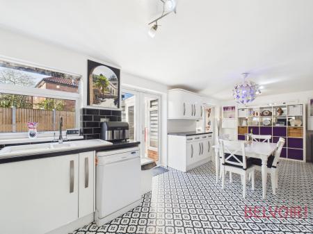 4 bedroom Detached house for sale in Lovell Close, Nottingham, NG6