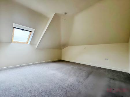 2 bedroom Coach House to let in Conway Close, St Anns, Nottingham, NG3