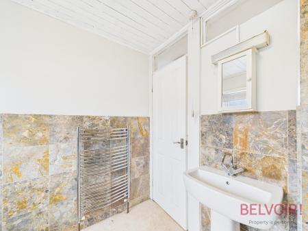 3 bedroom Semi-detached house for sale in Shoreswood Close, Nottingham, NG5