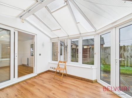 3 bedroom Semi-detached house for sale in Shoreswood Close, Nottingham, NG5