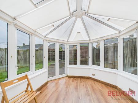 3 bedroom Semi-detached house for sale in Shoreswood Close, Nottingham, NG5