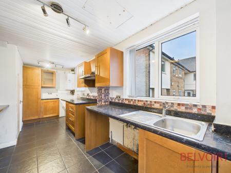 3 bedroom Semi-detached house for sale in Shoreswood Close, Nottingham, NG5