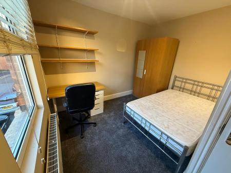 6 bedroom Town house to let in Hungerton Street, Lenton, Nottingham, NG7