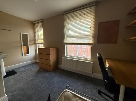 6 bedroom Town house to let in Hungerton Street, Lenton, Nottingham, NG7