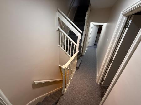 6 bedroom Town house to let in Hungerton Street, Lenton, Nottingham, NG7