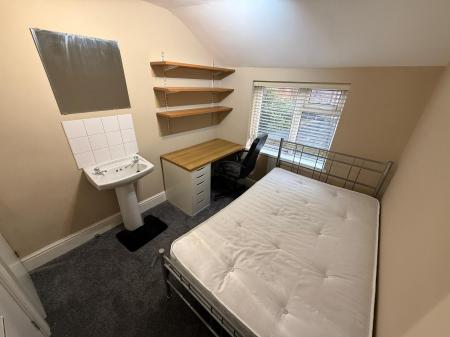 6 bedroom Town house to let in Hungerton Street, Lenton, Nottingham, NG7