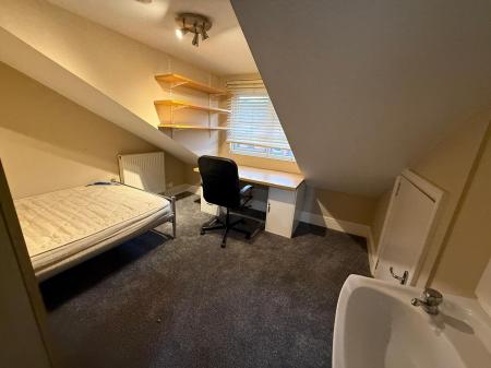 6 bedroom Town house to let in Hungerton Street, Lenton, Nottingham, NG7