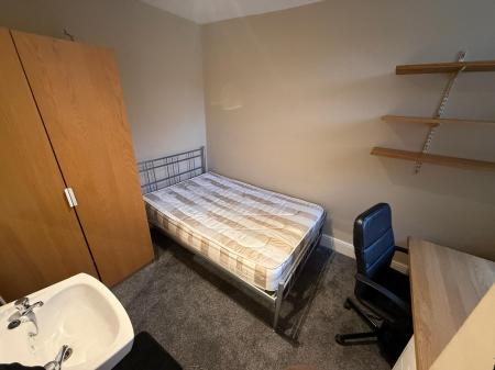 6 bedroom Town house to let in Hungerton Street, Lenton, Nottingham, NG7