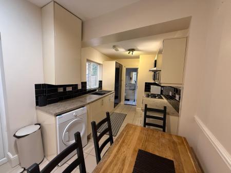 6 bedroom Town house to let in Hungerton Street, Lenton, Nottingham, NG7