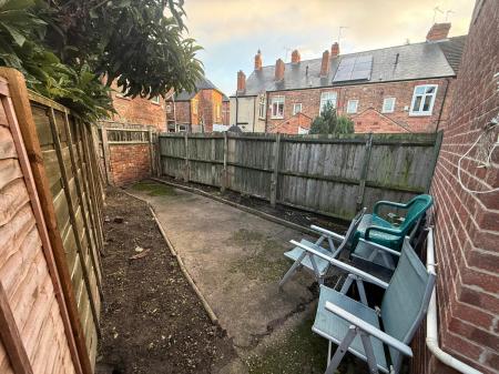 6 bedroom Town house to let in Hungerton Street, Lenton, Nottingham, NG7