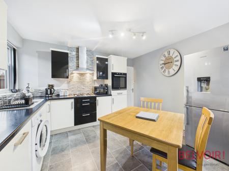 2 bedroom Semi-detached bungalow for sale in Marquis Avenue, Balderton, NG24