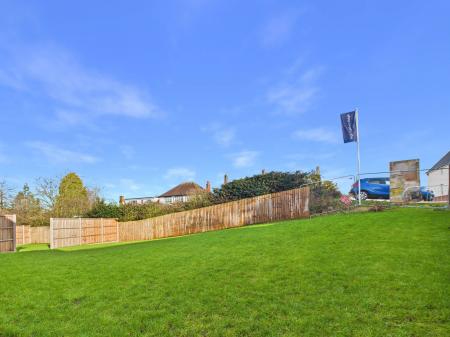 5 bedroom Detached house for sale in The Oak, High Oakham Ridge, Mansfield, NG18