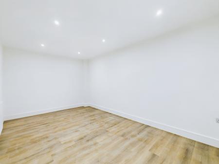 5 bedroom Detached house for sale in The Oak, High Oakham Ridge, Mansfield, NG18