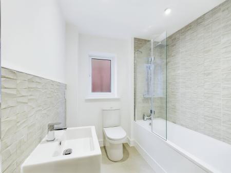 5 bedroom Detached house for sale in The Oak, High Oakham Ridge, Mansfield, NG18