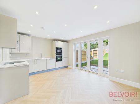 3 bedroom Detached house for sale in The Poplar, High Oakham Ridge, Mansfield, NG18