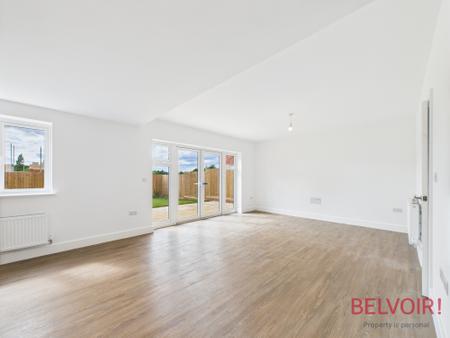 4 bedroom Detached house for sale in Cinder Lane, Mansfield, NG18