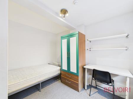 6 bedroom House of Multiple Occupation for sale in Mansfield Road, Nottingham, NG1