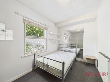 6 bedroom House of Multiple Occupation for sale in Mansfield Road, Nottingham, NG1