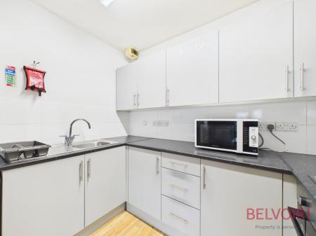 6 bedroom House of Multiple Occupation for sale in Mansfield Road, Nottingham, NG1