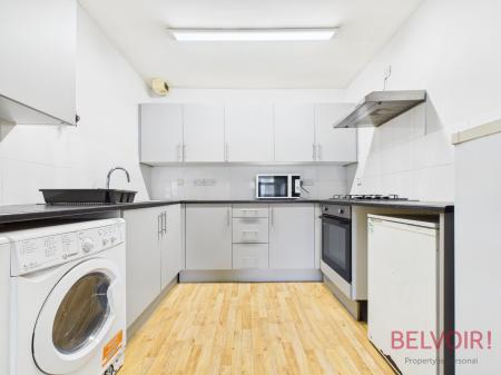 6 bedroom House of Multiple Occupation for sale in Mansfield Road, Nottingham, NG1