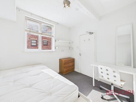 6 bedroom House of Multiple Occupation for sale in Mansfield Road, Nottingham, NG1