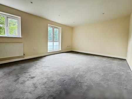 2 bedroom Apartment to let in Woodborough Road, St Anns, Nottingham, NG3