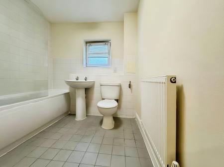 2 bedroom Apartment to let in Woodborough Road, St Anns, Nottingham, NG3