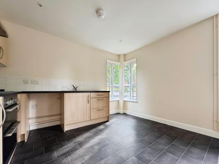 2 bedroom Apartment to let in Woodborough Road, St Anns, Nottingham, NG3