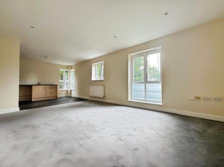 2 bedroom Apartment to let in Woodborough Road, St Anns, Nottingham, NG3