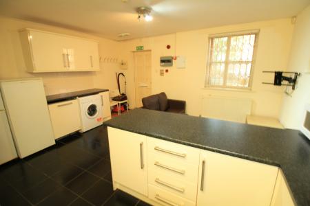 6 bedroom Town house to let in North Sherwood Street, Nottingham, NG1