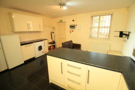 6 bedroom Town house to let in North Sherwood Street, Nottingham, NG1