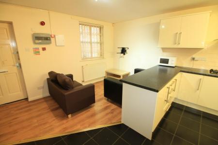 6 bedroom Town house to let in North Sherwood Street, Nottingham, NG1