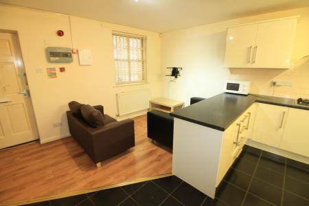 6 bedroom Town house to let in North Sherwood Street, Nottingham, NG1