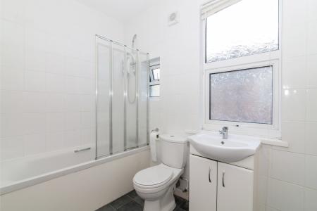 4 bedroom Terraced House to let in Faraday Road, Lenton, Nottingham, NG7