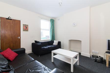 4 bedroom Terraced House to let in Faraday Road, Lenton, Nottingham, NG7