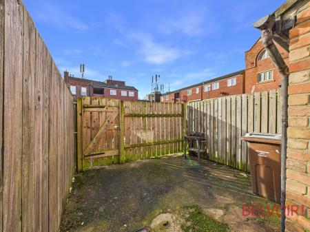 4 bedroom Terraced House for sale in Sherbrooke Road, Nottingham, NG5