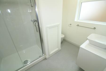 2 bedroom Coach House to let in Dovecote Lane, Beeston, NG9