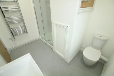 2 bedroom Coach House to let in Dovecote Lane, Beeston, NG9