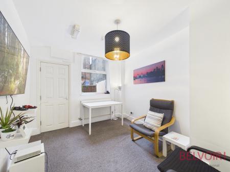 5 bedroom End of terrace house for sale in Tudor Grove, Nottingham, NG1