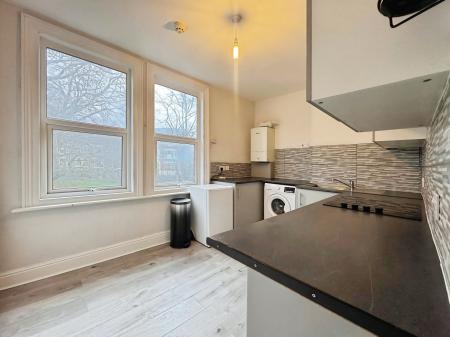 1 bedroom Flat to let in Waterloo Crescent, Hyson Green, Nottingham, NG7