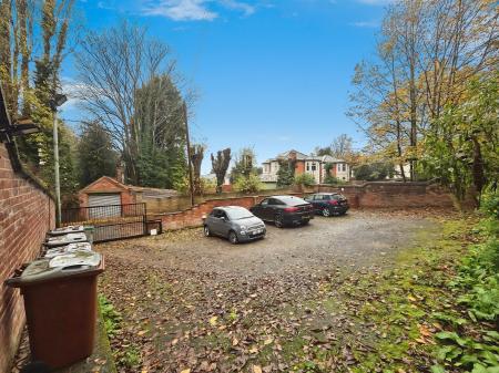 1 bedroom Flat to let in Waterloo Crescent, Hyson Green, Nottingham, NG7