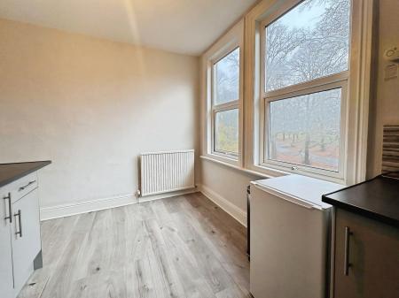 1 bedroom Flat to let in Waterloo Crescent, Hyson Green, Nottingham, NG7